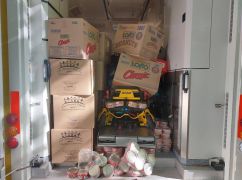 В Харькове волонтеры передали гвардейцам продукты питания