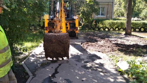 Комунальники відновлюють водопостачання в зруйнованих рашистами районах Харкова
