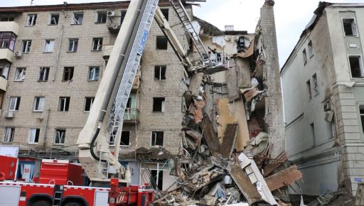Харьковские спасатели показали, как разбирали завалы разрушенного дома в центре Харькова