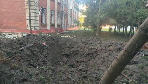 Россияне ударили ракетой по школе в Харькове: кадры с места происшествия
