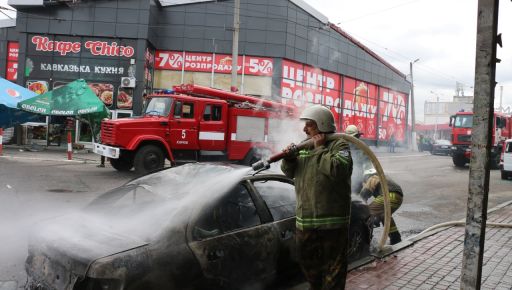 30 спасателей ликвидировали последствия рашистского обстрела Харькова 21 июля