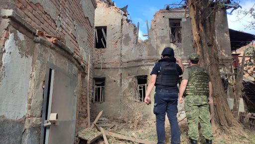 "Человек остался без жилья": Кадры разрушенного россиянами жилого дома в Харькове