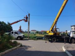 И будет свет: энергетики чинят в Харькове уличные сети освещения