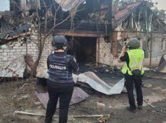 Жилые дома, учебное заведение и сельхозтехника: армия оккупантов разрушает гражданское имущество на Харьковщине