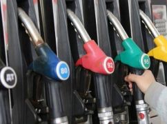 На Харьковщине цены на топливо взлетели вверх вслед за курсом доллара: водители поражены