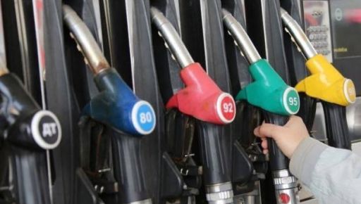 На Харківщині ціни на паливо злетіли догори слідом за курсом долара: водії вражені