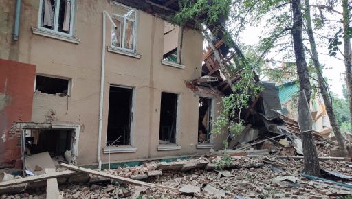 Из-под завалов Чугуевского РДК достали часть тела погибшего человека