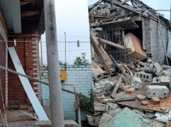 Рашисти ракетами розбили житлові будинки на Харківщині: Подробиці