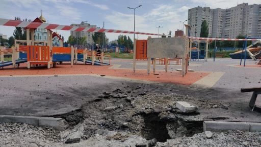 Обстрелянная детская площадка, разбитая остановка: Спасатели показали, что рашисти натворили в Харькове