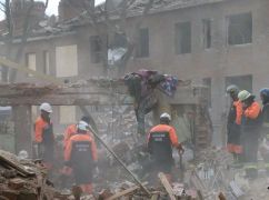Спасатели Харькова нашли еще три тела среди руин общежития на Салтовке