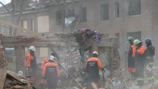 Рятувальники Харкова знайшли ще три тіла серед руїн гуртожитка на Салтівці