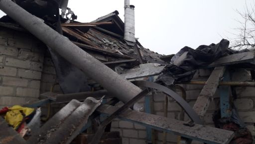 Росіяни розбомбили житлові будинки на Харківщині: Кадри з місця