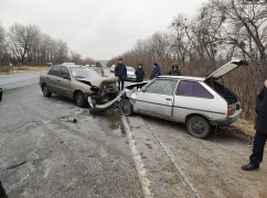 В Харькове в результате лобовой аварии пострадали три человека: Официальная информация полиции