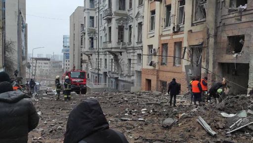 Комунальники розповіли про масштаби руйнвань будинків в центрі Харкова, що потрапили під ракетний удар