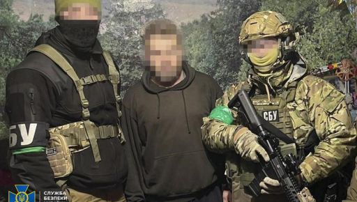 СБУ схопила чоловіка, який будував фортифікації та лагодив окупантам бронетехніку на Харківщині