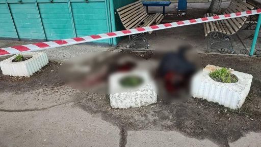 На Харківщині знайшли скривавлений труп чоловіка біля автобусної зупинки