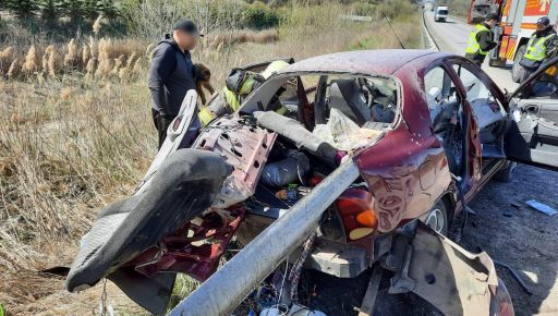 На Окружній дорозі в Харкові розбився легковик: Одна людина загинула, три – травмовані