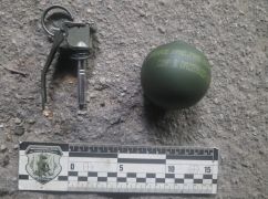 У Харкові затримали чоловіка, який погрожував кинути гранату біля магазина