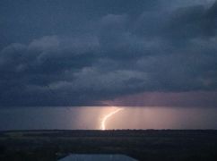 Гроза та сильний вітер: на Харківщині оголосили штормове попередження