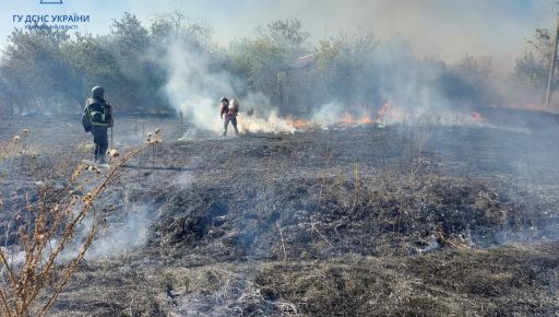 Окупанти масовано обстріляли Харківщину: Горіли околиці трьох населених пунктів