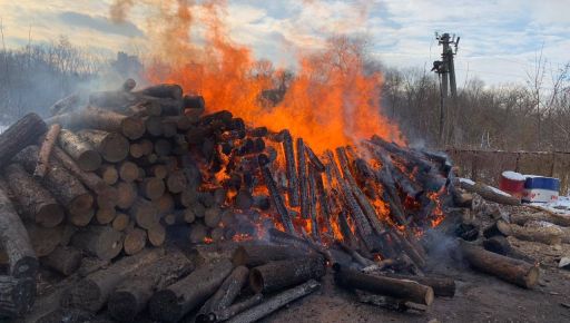 На Харьковщине оккупанты обстреляли коммунальное предприятие, произошел масштабный пожар - ОВА