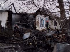 На Харківщині рятувальники на згарищі будинку всю ніч шукали тіло загиблого чоловіка