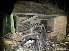 Окупанти щонайменше 12 разів вдарили артилерією по Липцях на Харківщині: Кадри з місця