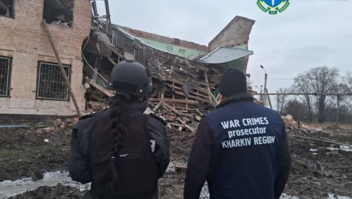 Прокурори показали наслідки ракетного обстрілу Харкова ввечері 2 січня: Кадри з місця