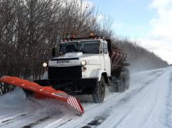 В Харьковской области для устранения последствий непогоды на дорогах привлекли 110 единиц спецтехники