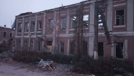 Окупанти з РСЗВ обстріляли місто Вовчанськ: Синєгубов показав знищену історичну будівлю