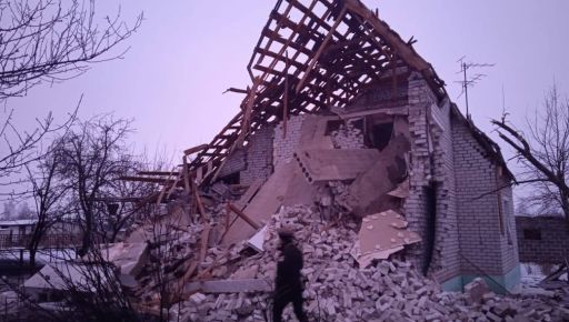 Окупанти скинули дві авіабомби на село на Харківщині: Поранений чоловік
