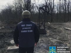 Россияне авиабомбой уничтожили дома в Купянске: Прокуратура показала фото с места