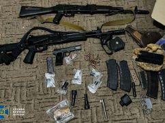 В Харьковской области схватили торговцев, которые продавали трофейные гранаты, СВД и пулеметы: Кадры с места