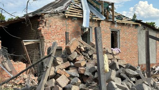 В Харькове в результате российской атаки разрушены дома, ранены дети: Первые кадры