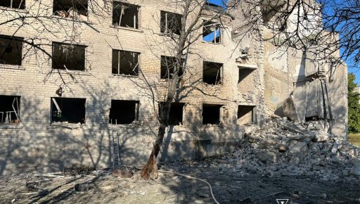 ГСЧС показала последствия авиаудара по школе в Харьковской области: Кадры с места