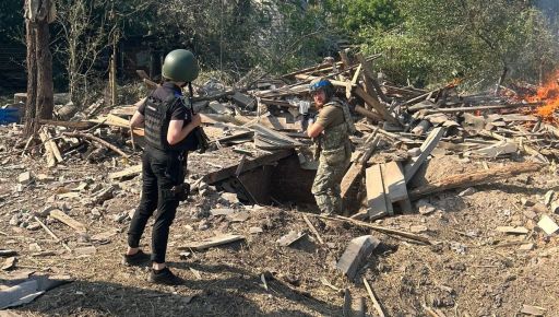 В Харьковской области оккупанты попали авиабомбой в дом с человеком: Кадры с места