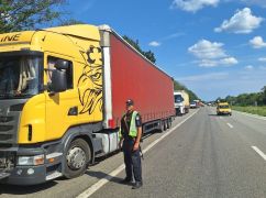 Из-за аномальной жары в Харьковской области запретили движение грузовиков: Что известно