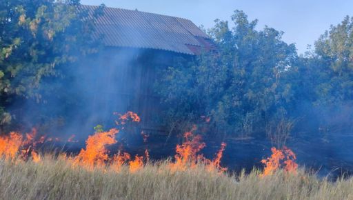 Окупанти скинули КАБ на житло людей у Харківській області: Кадри з місця