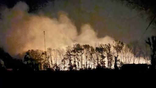 У Харківській області жителі села самостійно гасили масштабну пожежу після обстрілу