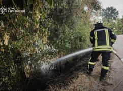 В Харькове четыре бригады пожарных пытаются потушить огонь в Киевском районе