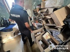 На Харківщині знайшли склади з підробленими цигарками і алкоголем на 4,5 млн грн