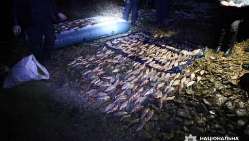 Під Харковом чоловіку, який перегородив водойму сітками і витягнув риби на майже мільйон, загрожує суд