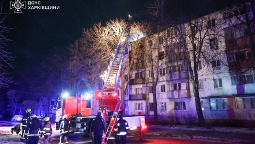 Спасатели показали пятиэтажку в Харькове, в которую попал "Шахед"