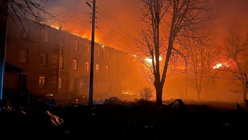 ДСНС заявила про ліквідацію масштабної пожежі, що виникла внаслідок обстріл лікарні на Харківщині