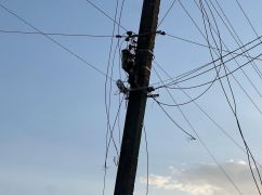 Окупанти запустили п'ять FPV-дронів по сільських хатах на Харківщині: Що відомо