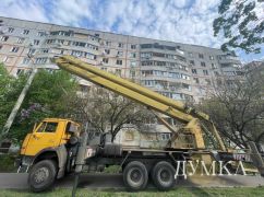 В Харькове в результате трех волн обстрелов в домах выбито почти 900 окон и балконов