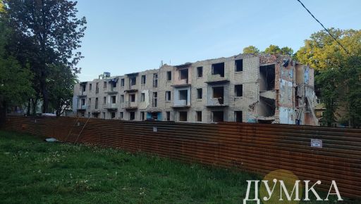 У Харкові почався демонтаж багатоповерхівки, де російська ракета вбила 10 людей (ФОТОРЕПОРТАЖ)