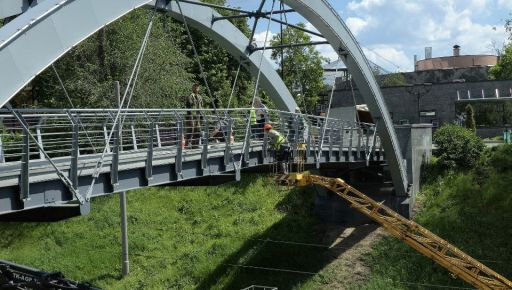 Из-за окраски моста в Харькове временно остановлено трамвайное движение