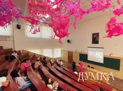 Відомий європейський художник презентував біофутуристичну інсталяцію в Харкові (ФОТОФАКТ)
