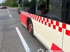 В Харькове неизвестные обстреляли рейсовый автобус